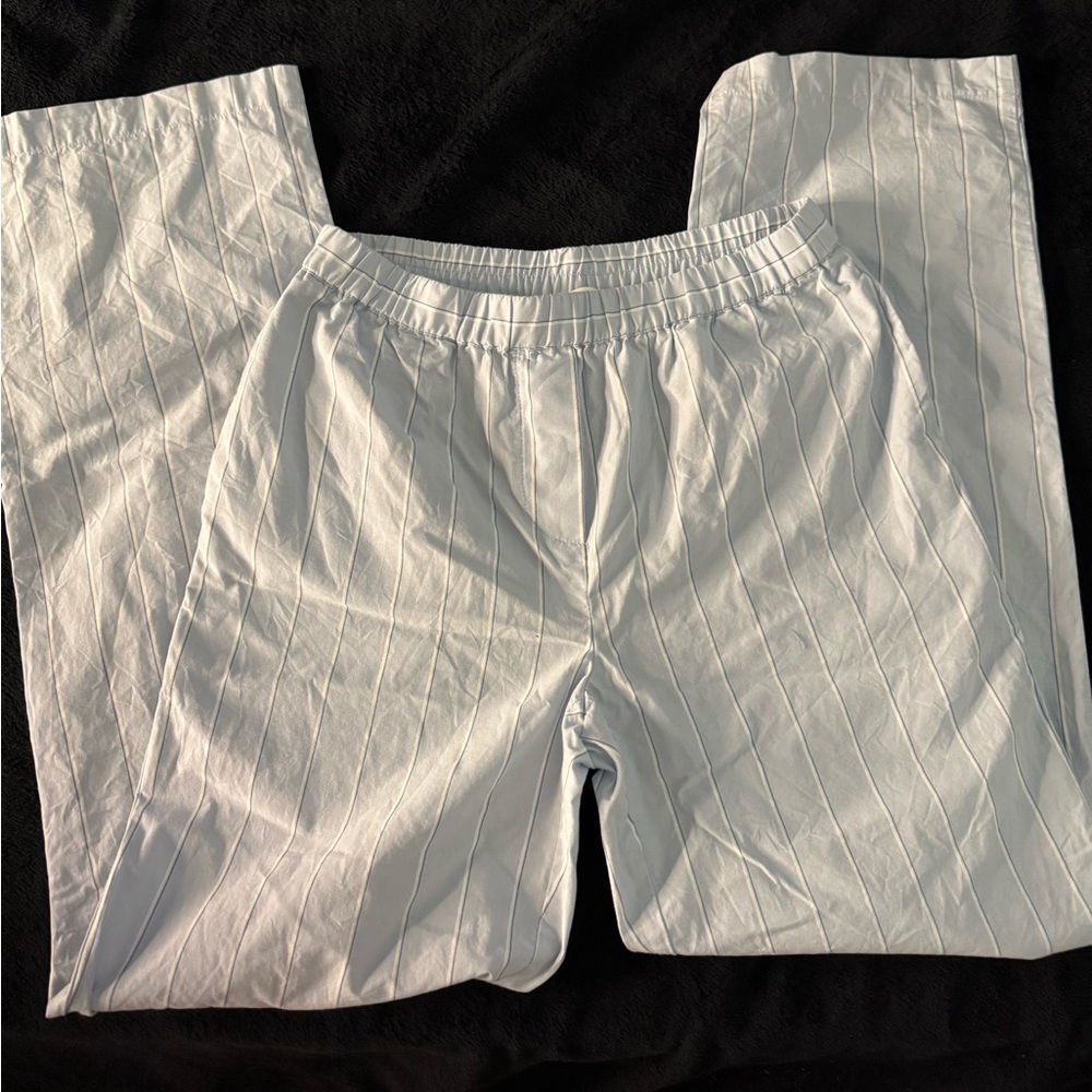 Aritzia Pyjama Set - Picture 6 of 7